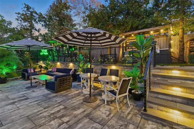 $1,699,000 | 419 Centre Island Road, Centre Island, NY 11771