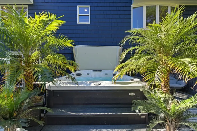 $1,699,000 | 419 Centre Island Road, Centre Island, NY 11771