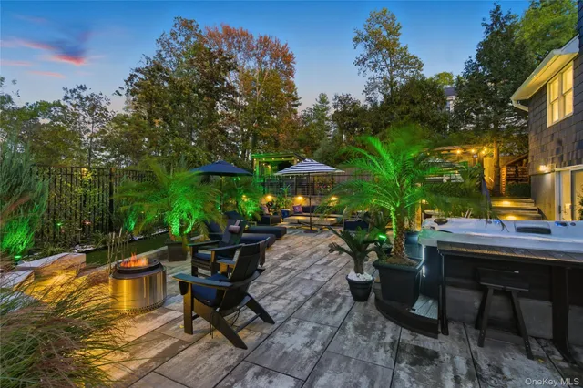 $1,699,000 | 419 Centre Island Road, Centre Island, NY 11771