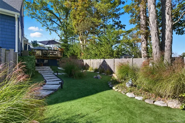 $1,699,000 | 419 Centre Island Road, Centre Island, NY 11771