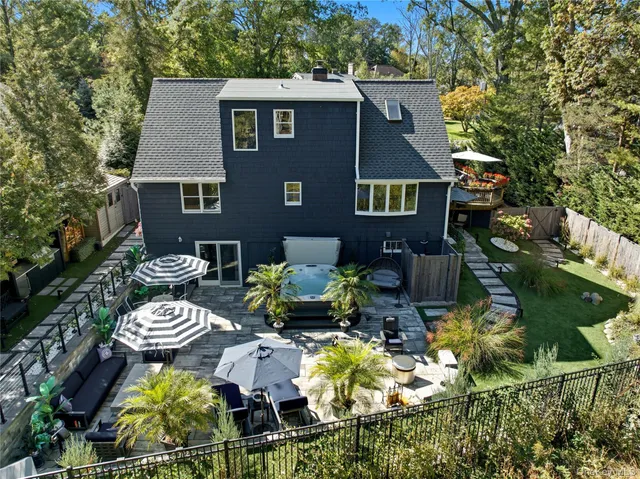 $1,699,000 | 419 Centre Island Road, Centre Island, NY 11771