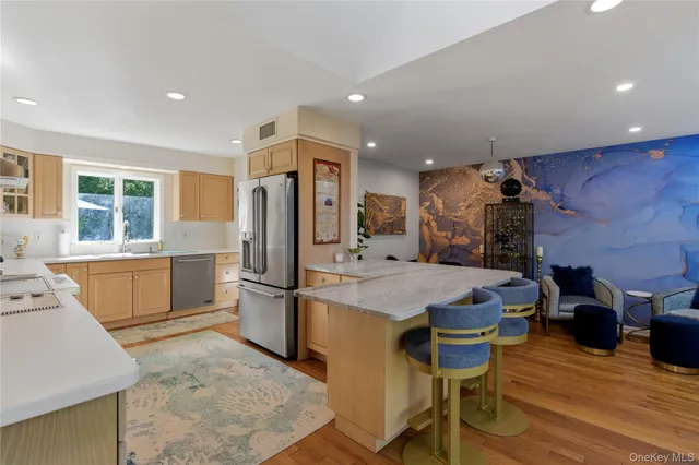 $1,699,000 | 419 Centre Island Road, Centre Island, NY 11771