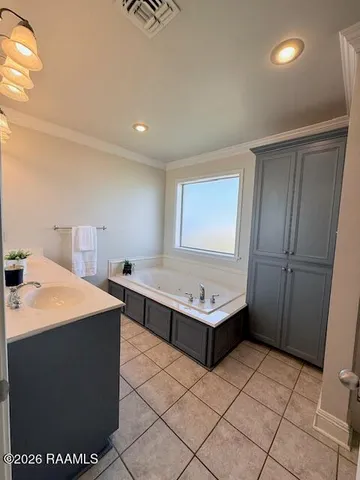 $2,000 | 154 La Rue Vil, Lafayette, LA 70508