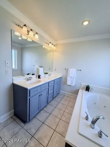 $2,000 | 154 La Rue Vil, Lafayette, LA 70508