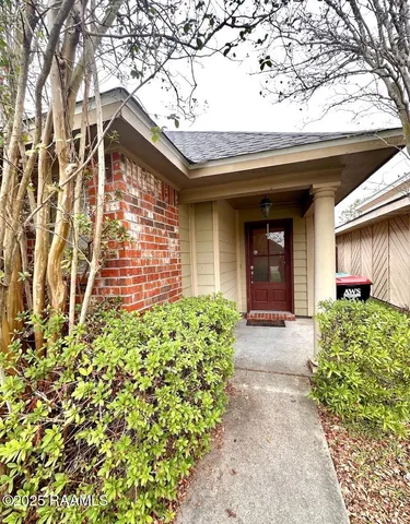 $2,000 | 154 La Rue Vil, Lafayette, LA 70508