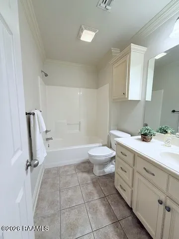 $2,000 | 154 La Rue Vil, Lafayette, LA 70508