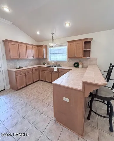 $2,000 | 154 La Rue Vil, Lafayette, LA 70508