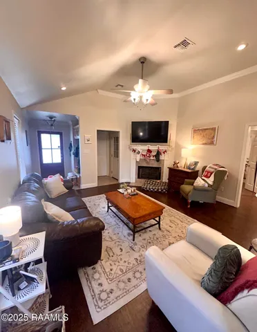 $2,000 | 154 La Rue Vil, Lafayette, LA 70508