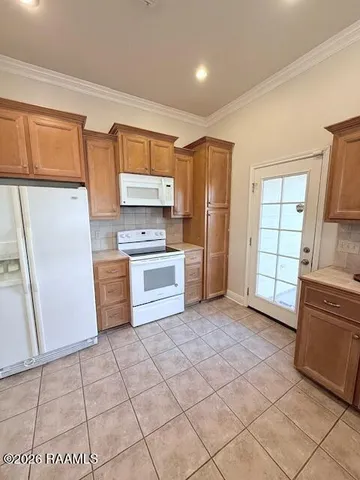 $2,000 | 154 La Rue Vil, Lafayette, LA 70508