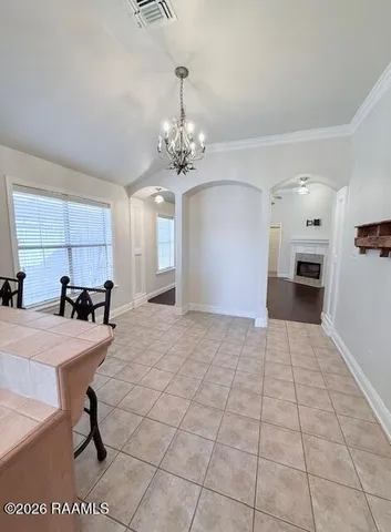 $2,000 | 154 La Rue Vil, Lafayette, LA 70508