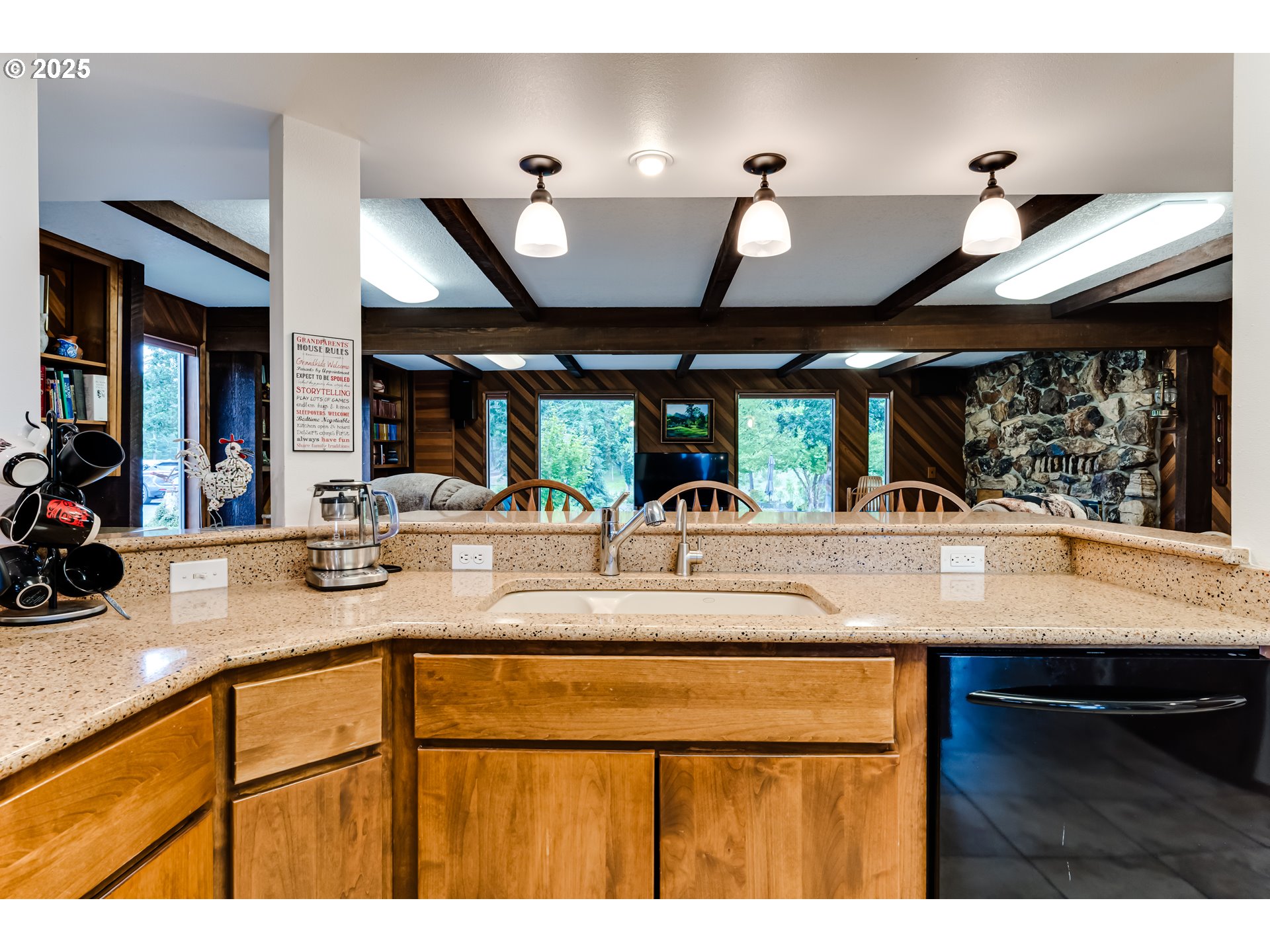 36910 Edgehill Road Springfield, OR 97478 - Photo 16 of 48