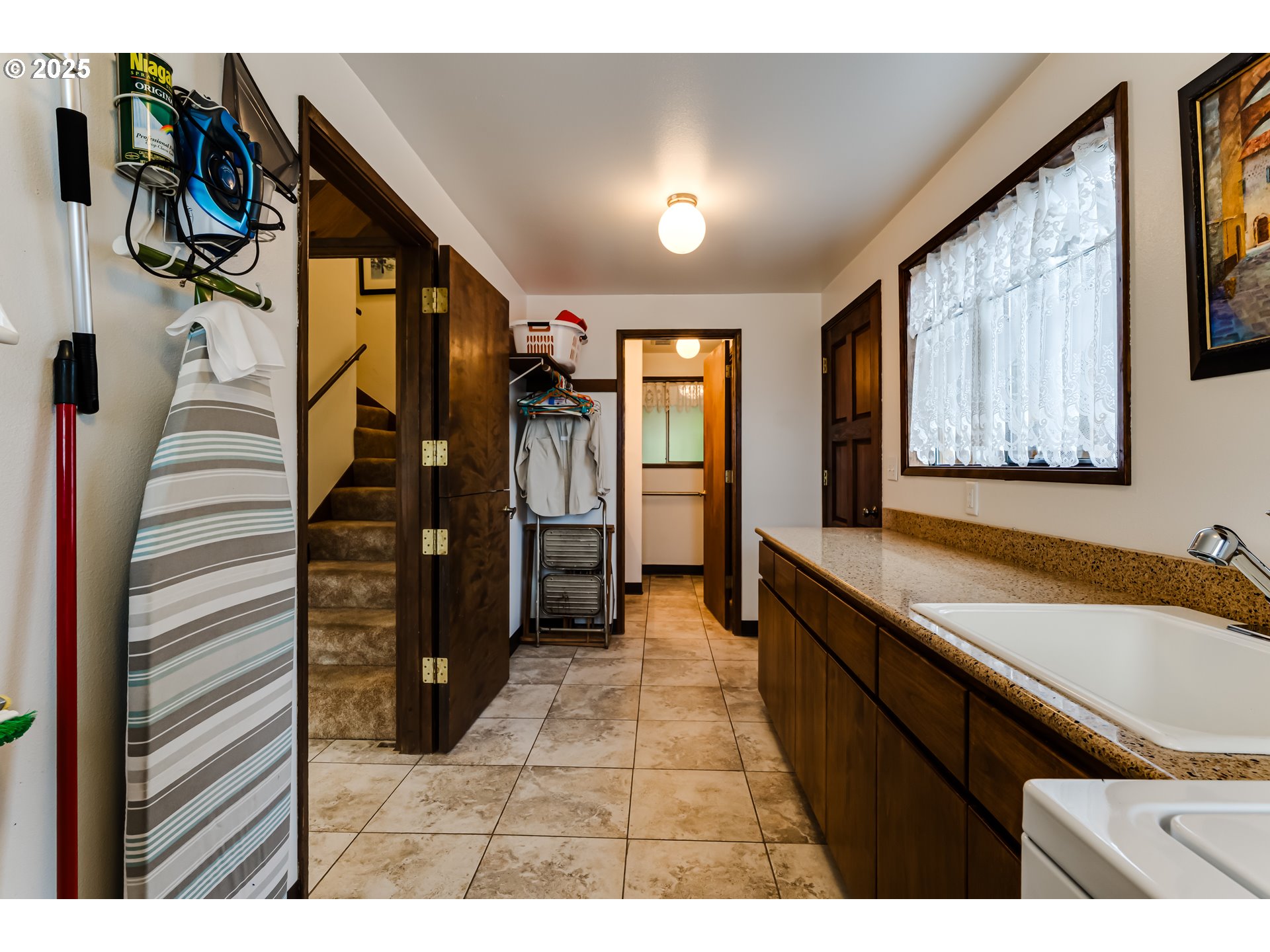 36910 Edgehill Road Springfield, OR 97478 - Photo 23 of 48