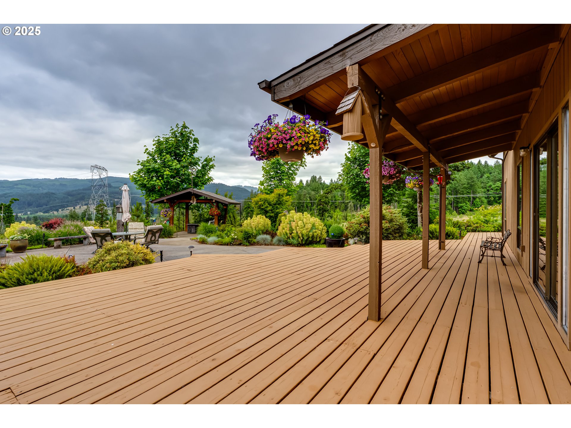 36910 Edgehill Road Springfield, OR 97478 - Photo 40 of 48