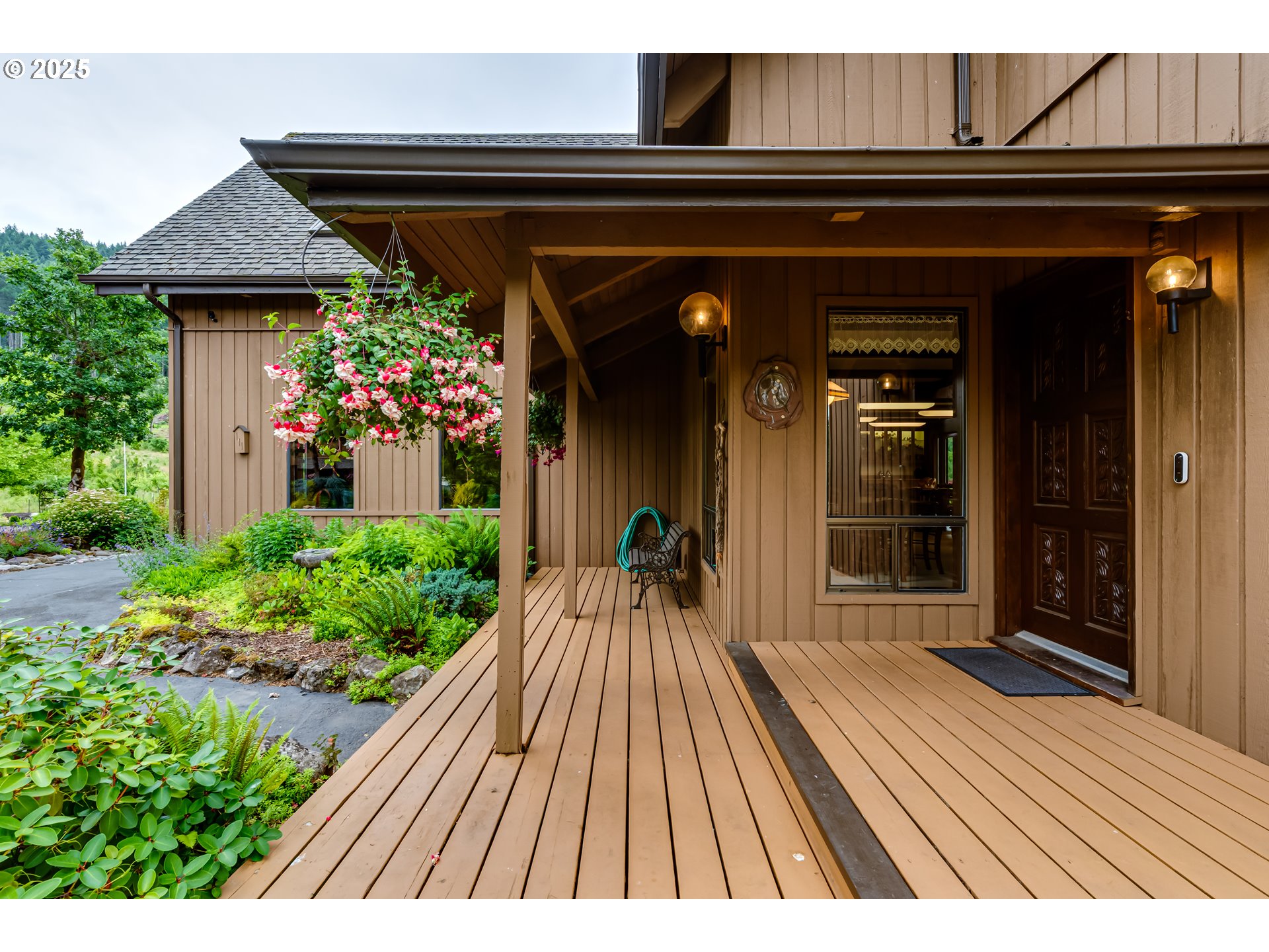 36910 Edgehill Road Springfield, OR 97478 - Photo 4 of 48