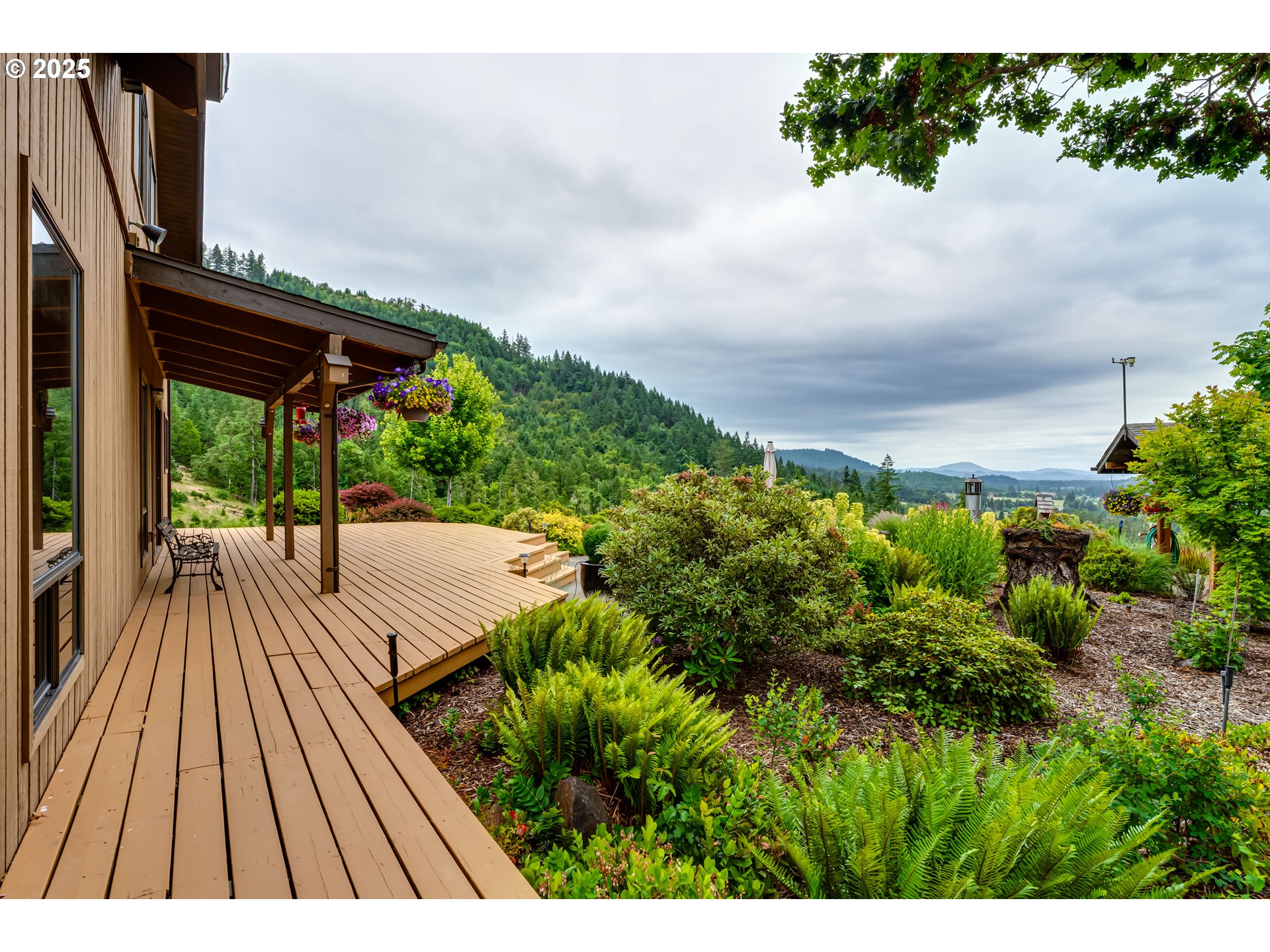 36910 Edgehill Road Springfield, OR 97478 - Photo 41 of 48