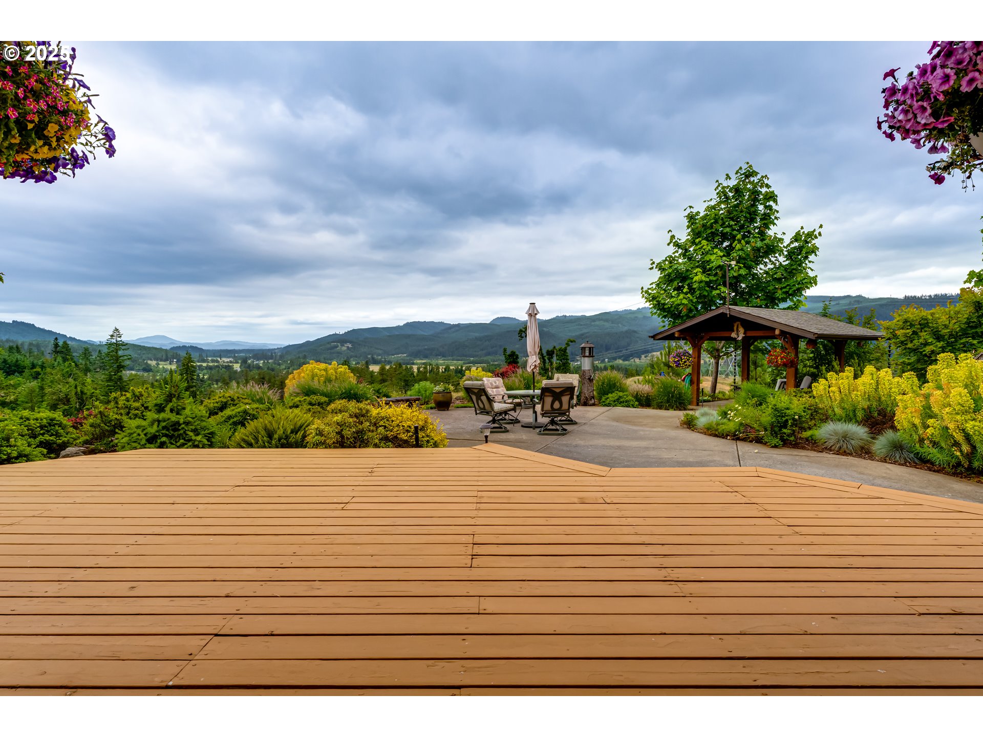 36910 Edgehill Road Springfield, OR 97478 - Photo 42 of 48