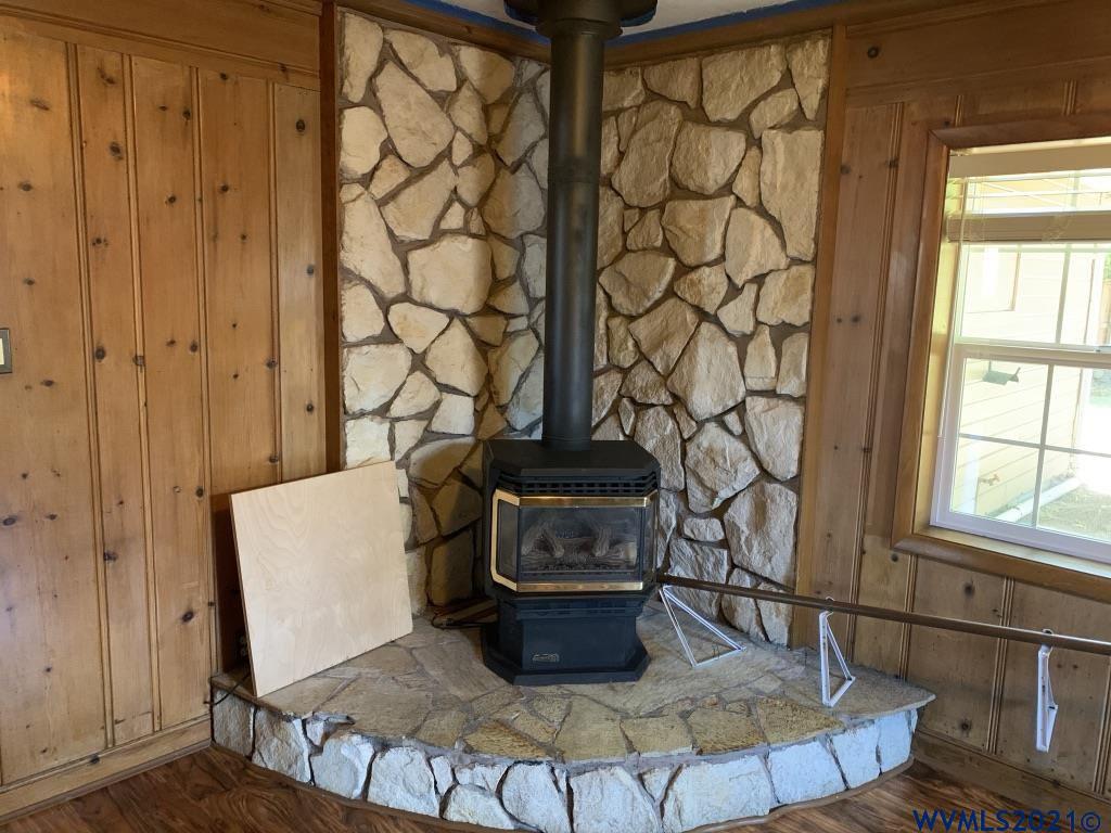 1407 Southwest Fairview Avenue Dallas, OR 97338 - Photo 8 of 23 Gallery Image 8