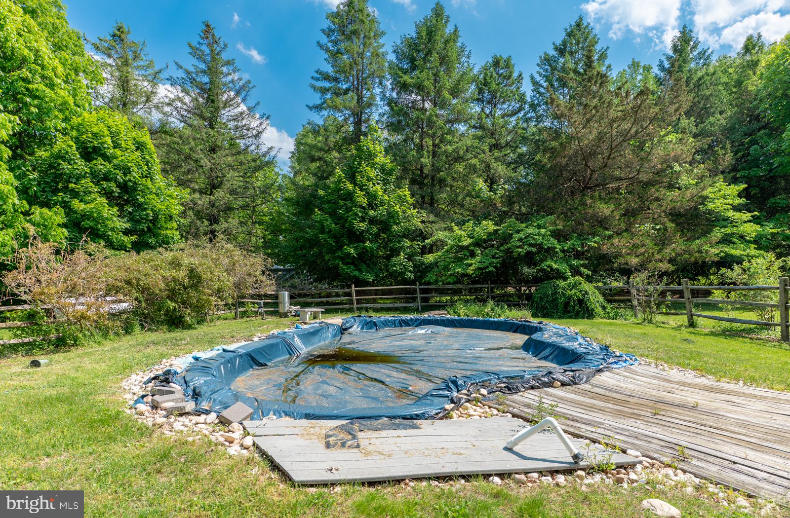 223 Trythall Road Elverson, PA 19520 - Photo 69 of 78 a view of a backyard with fountain