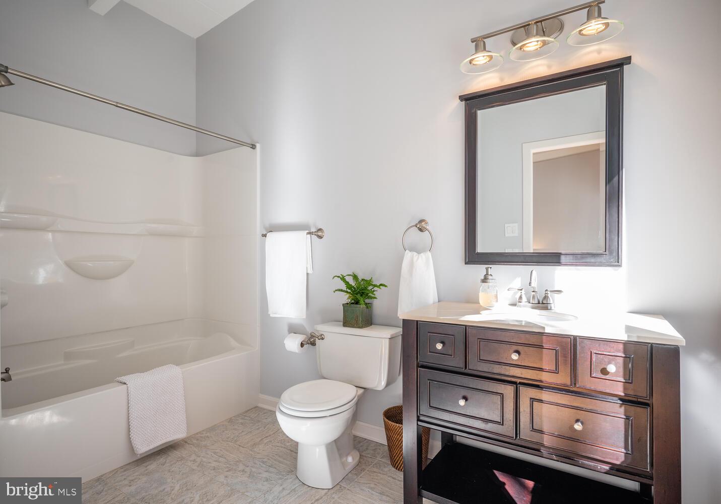 15 Nutwell Road Lothian, MD 20711 - Photo 27 of 64 Second ensuite bathroom