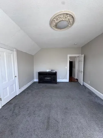 $1,725 | 52 Canton Street, Providence, RI 02908