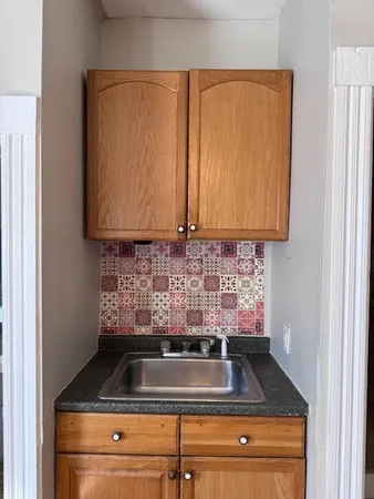 $1,725 | 52 Canton Street, Providence, RI 02908