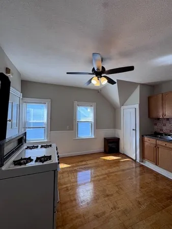 $1,725 | 52 Canton Street, Providence, RI 02908