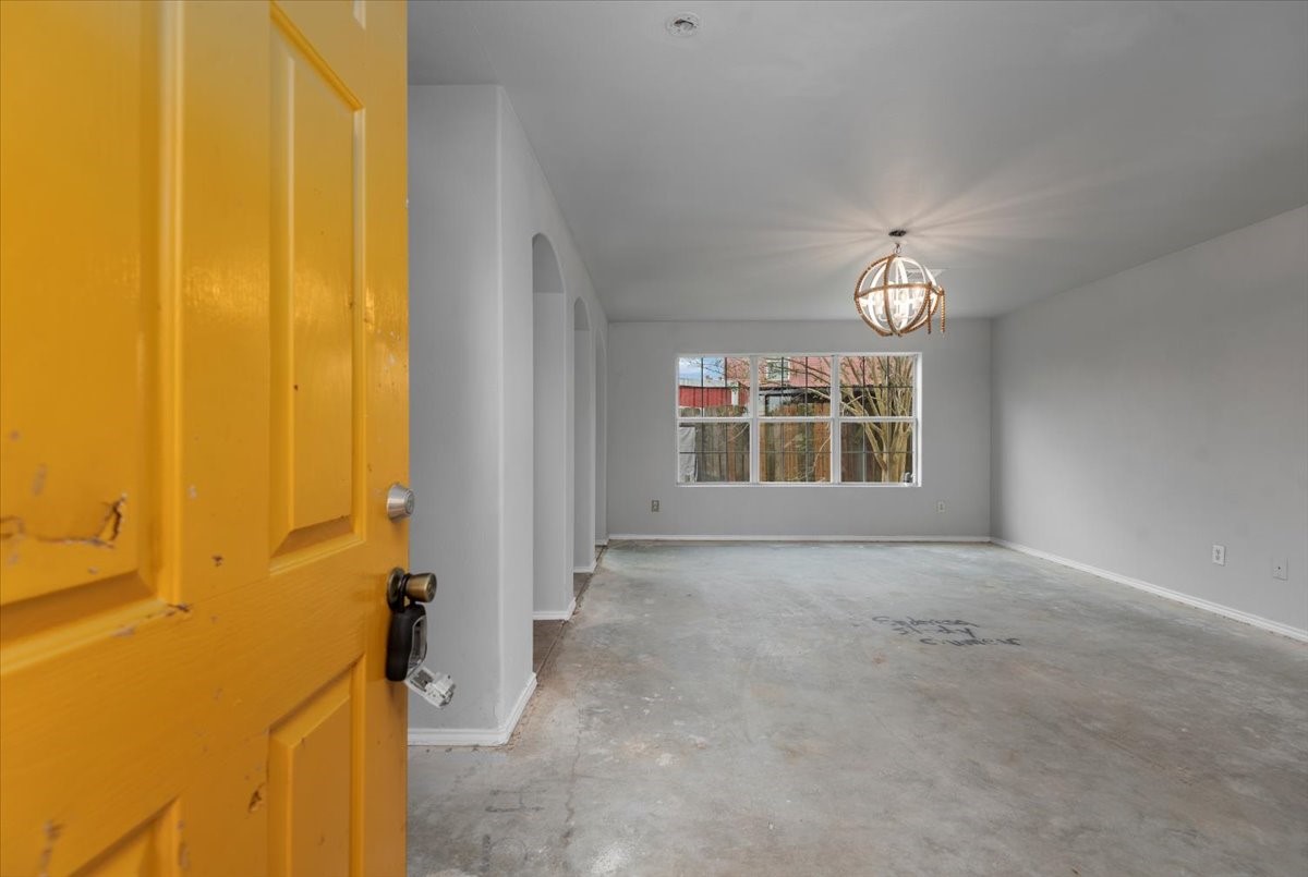 5518 Rio Alamo Street Rosharon, TX 77583 - Photo 3 of 25 a view of an empty room and a window