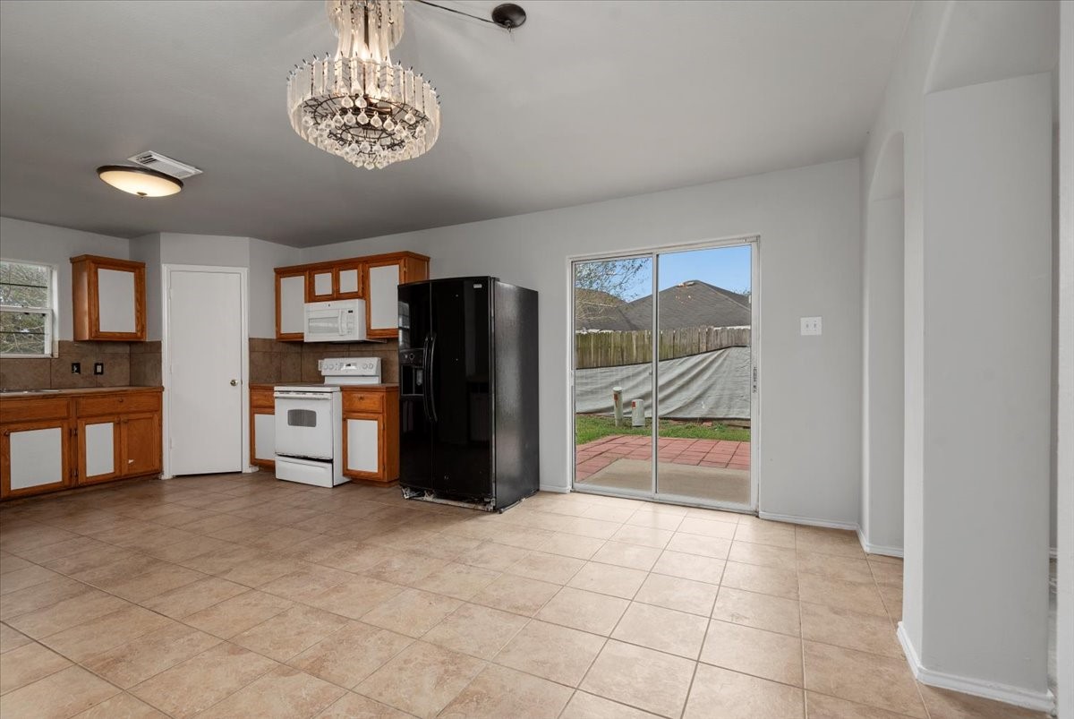 5518 Rio Alamo Street Rosharon, TX 77583 - Photo 8 of 25