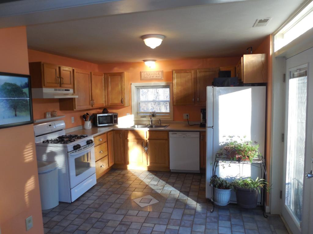 177 Morse Road Manchester, NH 03104 - Photo 7 of 14 Gallery Image 7
