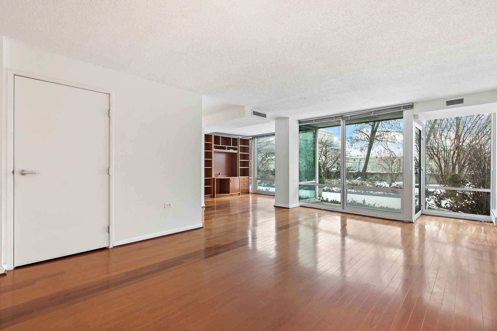 800 Elgin Road, Unit 502 Evanston, IL 60201 - Photo 3 of 23