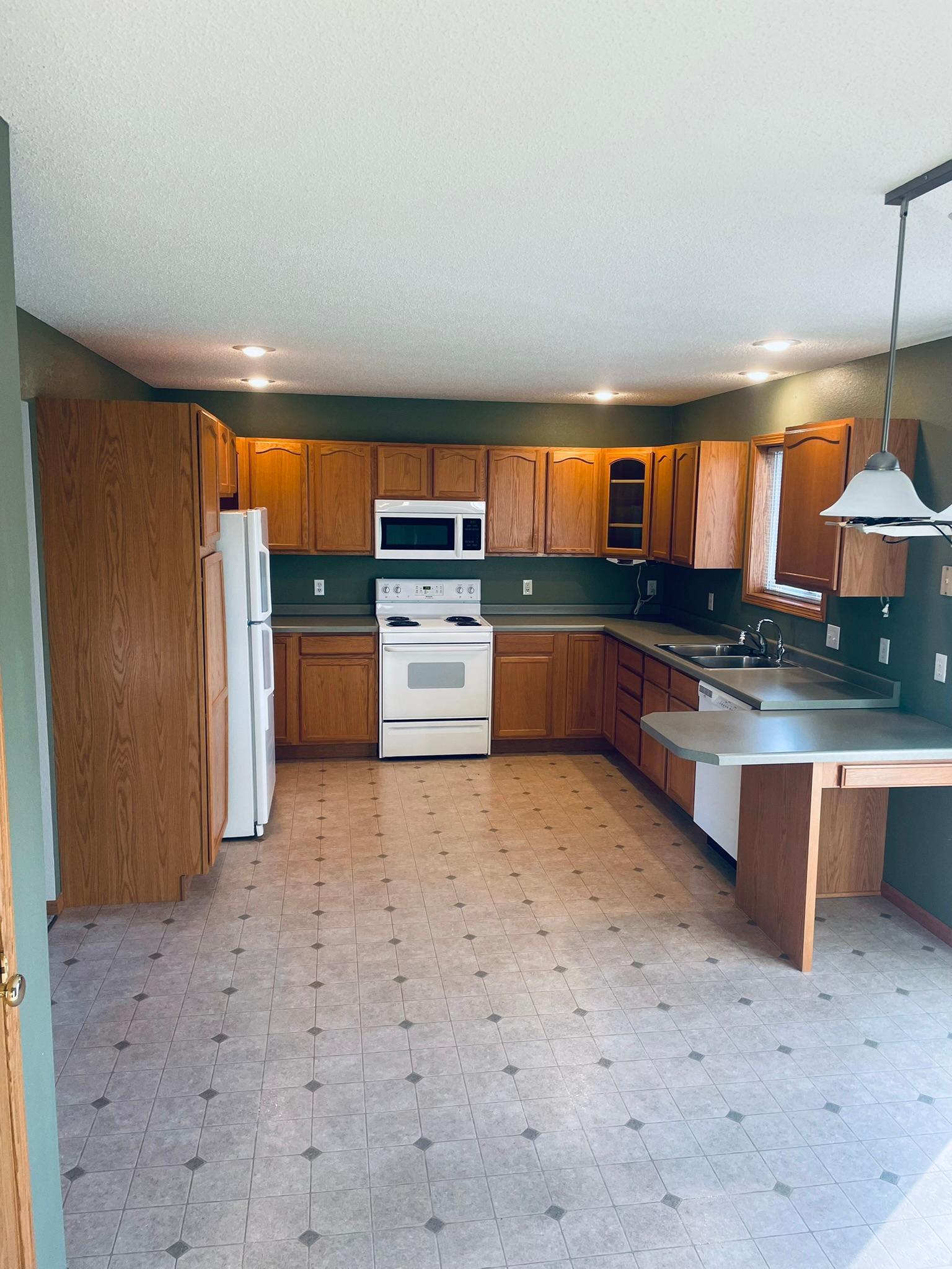 2000 Prairie Lane Southwest Willmar, MN 56201 - Photo 4 of 19