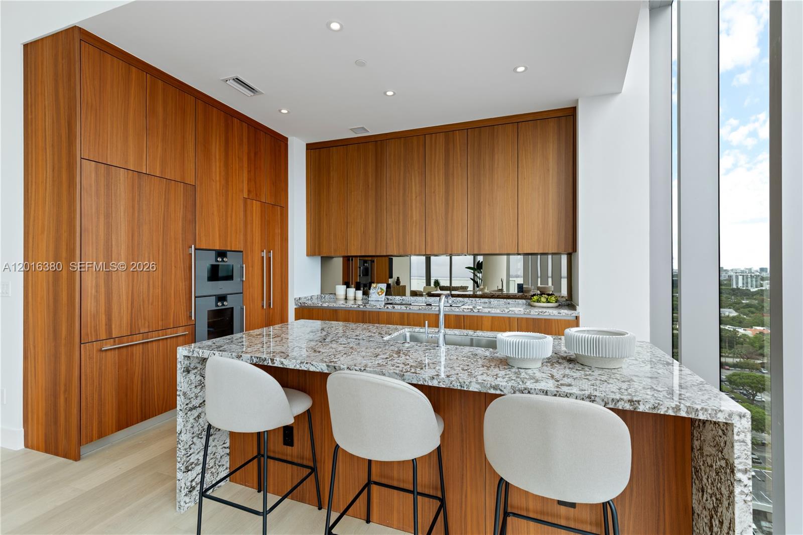 175 Southeast 25th Road, Unit 1601 Miami, FL 33129 - Photo 5 of 31