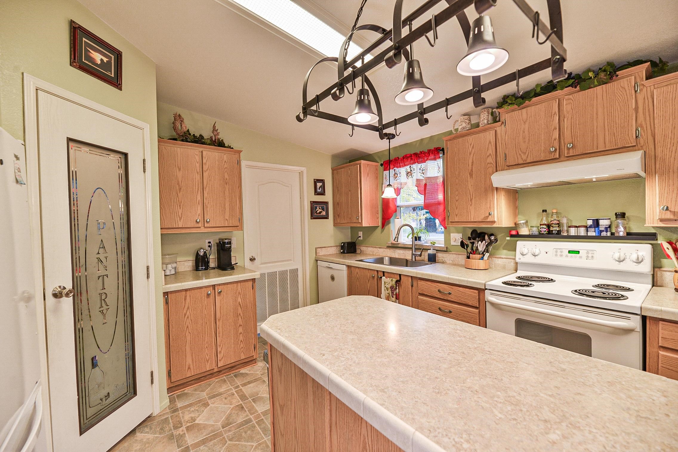 23015 North McLellan Road Nine Mile Falls, WA 99026 - Photo 7 of 35