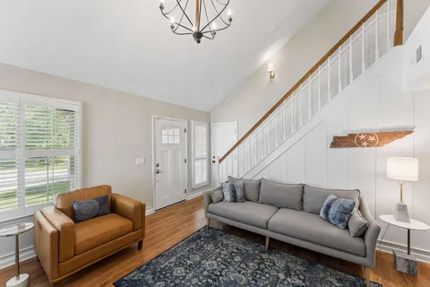 $385,000 | 5204 Village Trace, Nashville, TN 37211