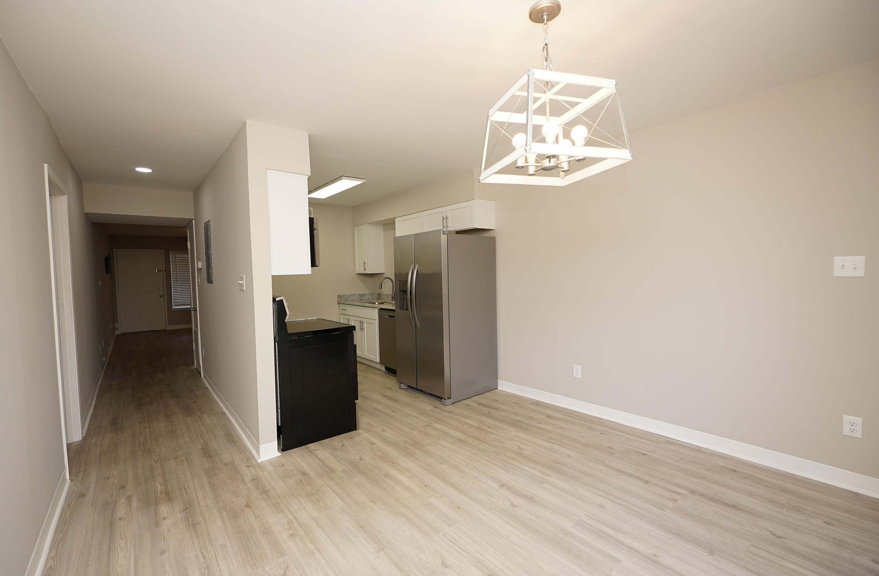 210 Pelham Road, Unit 212A Fort Walton Beach, FL 32547 - Photo 8 of 34 Kitchen/Hallway