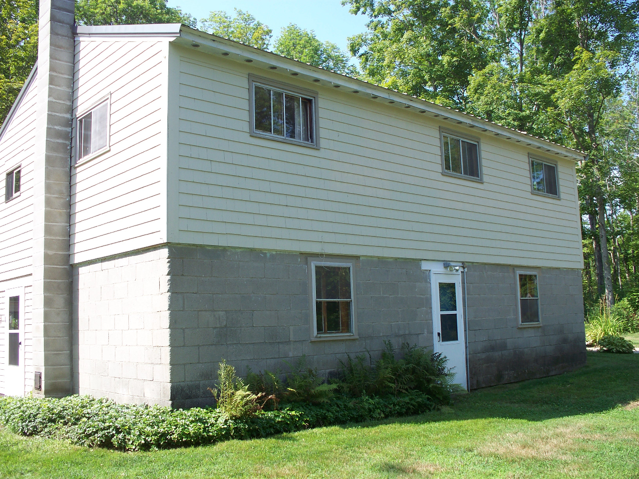 504 Brooker Hill Road Becket, MA 01223 - Photo 5 of 27 100_1962