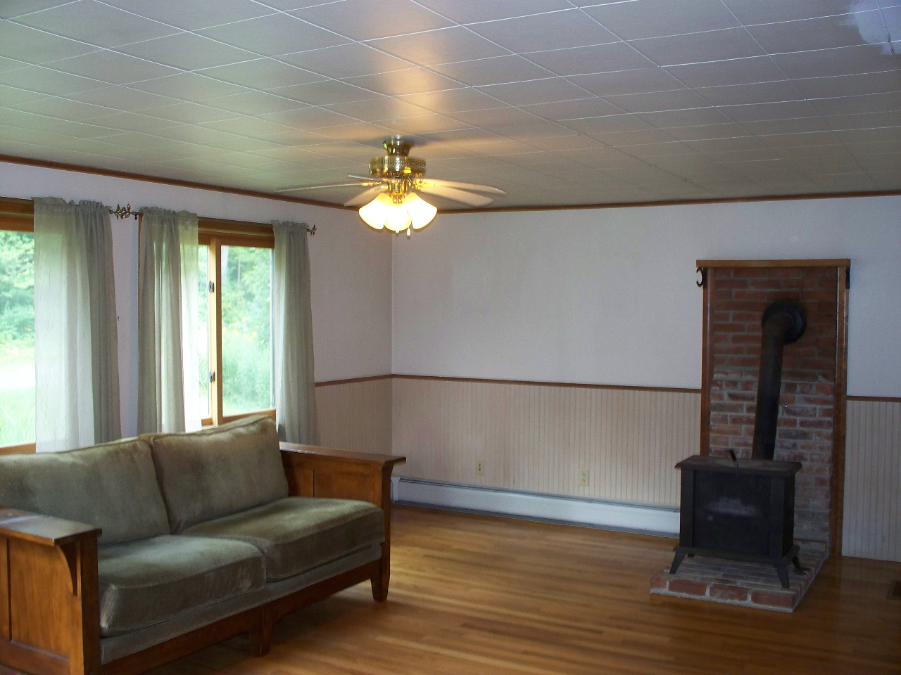 504 Brooker Hill Road Becket, MA 01223 - Photo 9 of 27 100_1968