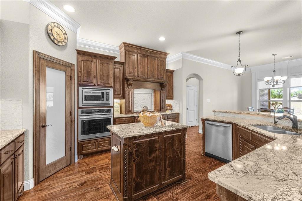 332 Antler Ridge Drive Azle, TX 76020 - Photo 9 of 40
