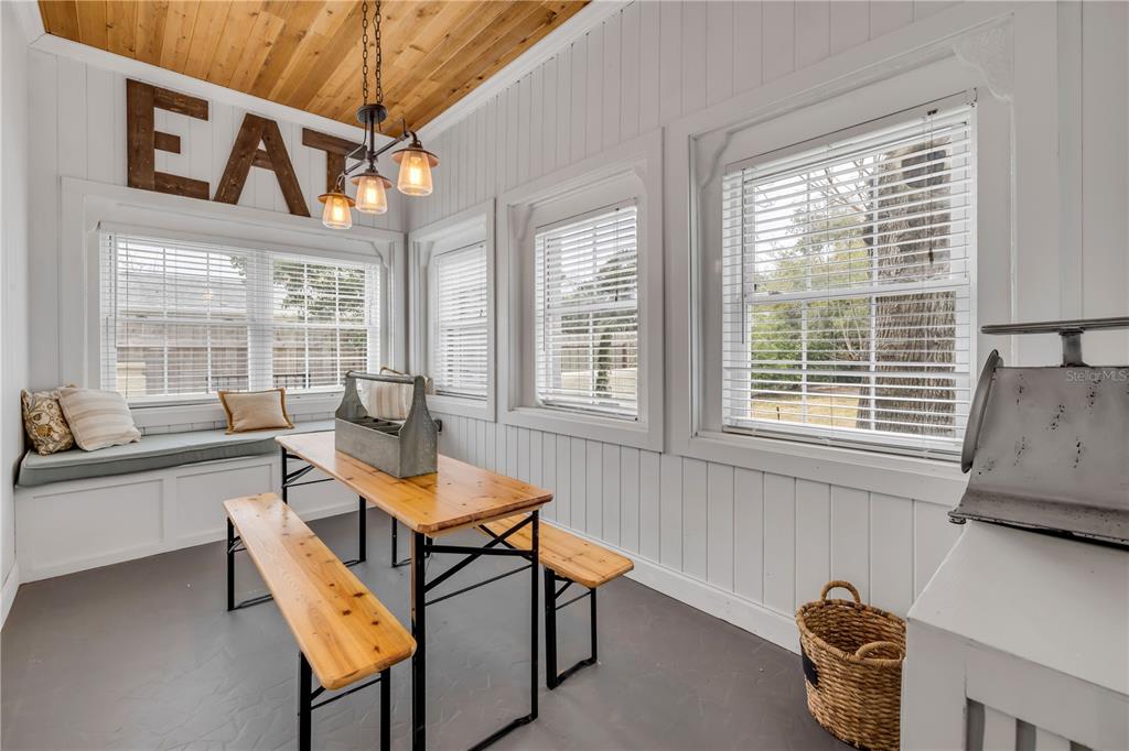 319 Wisteria Road Daytona Beach, FL 32118 - Photo 38 of 97