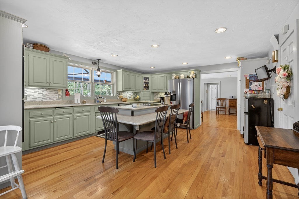 346 Judson Street Raynham, MA 02767 - Photo 5 of 36