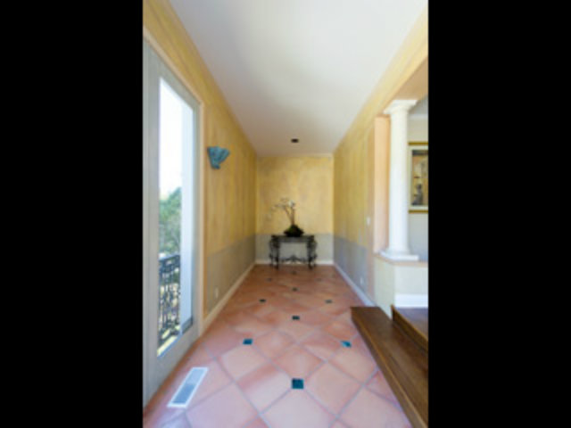 1035 Bromfield Road Hillsborough, CA 94010 - Photo 4 of 20 Gallery Image 4