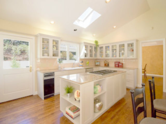 1035 Bromfield Road Hillsborough, CA 94010 - Photo 10 of 20 Gallery Image 10