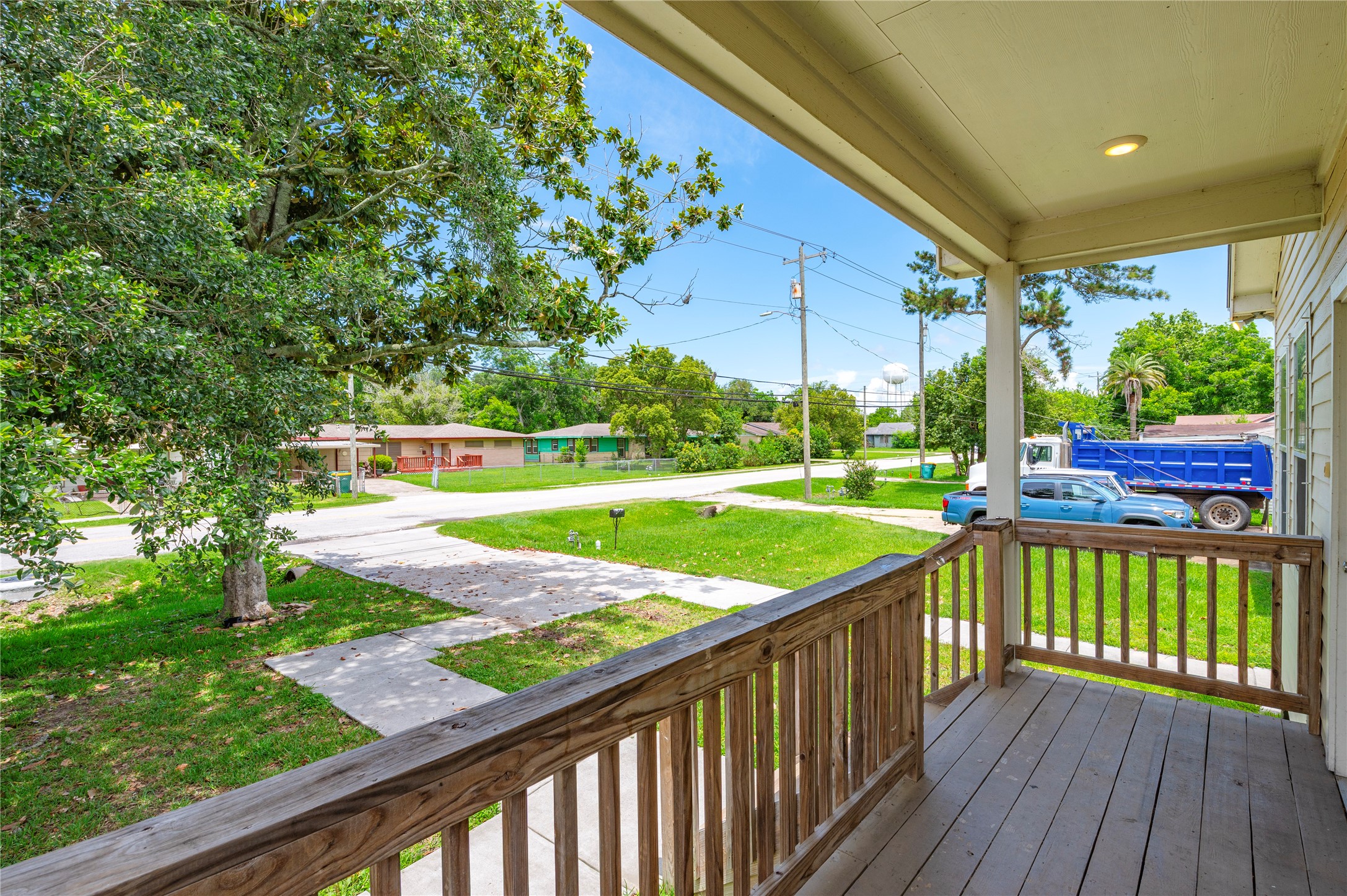 1125 Lake Road La Marque, TX 77568 - Photo 2 of 33 a view of an outdoor space with a swimming pool