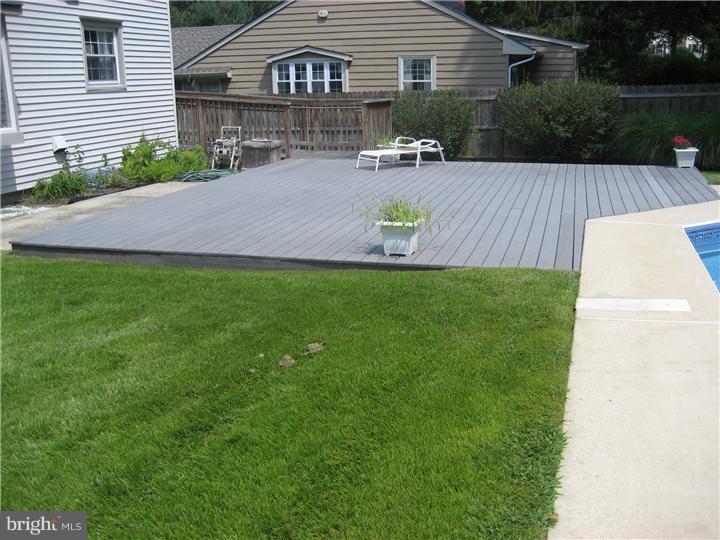 425 Covered Bridge Road Cherry Hill, NJ 08034 - Photo 15 of 22 Deck