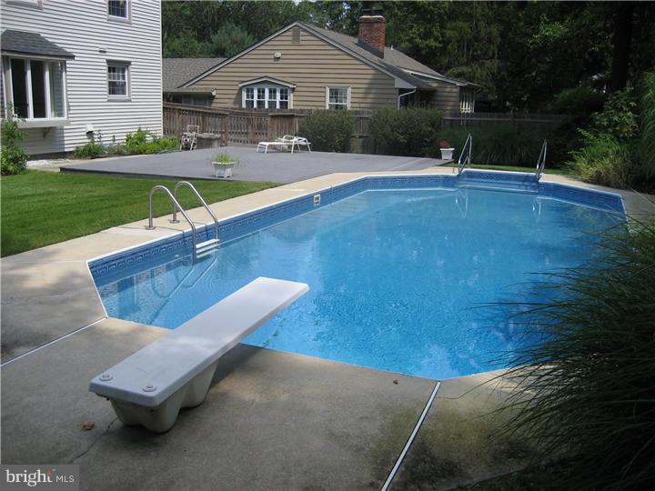 425 Covered Bridge Road Cherry Hill, NJ 08034 - Photo 18 of 22 Pool
