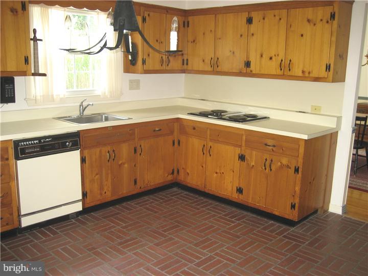 425 Covered Bridge Road Cherry Hill, NJ 08034 - Photo 6 of 22 Kitchen