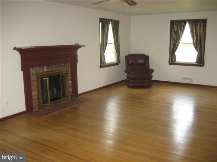 425 Covered Bridge Road Cherry Hill, NJ 08034 - Photo 7 of 22 Family Room