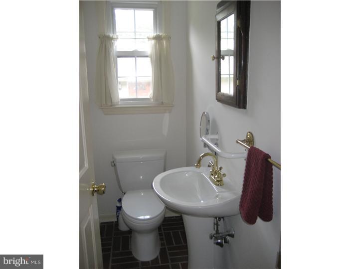 425 Covered Bridge Road Cherry Hill, NJ 08034 - Photo 8 of 22 Half Bath
