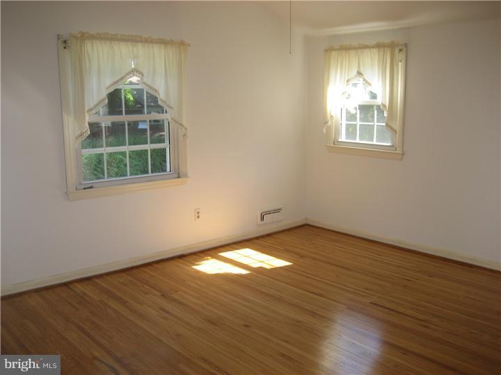 425 Covered Bridge Road Cherry Hill, NJ 08034 - Photo 10 of 22
