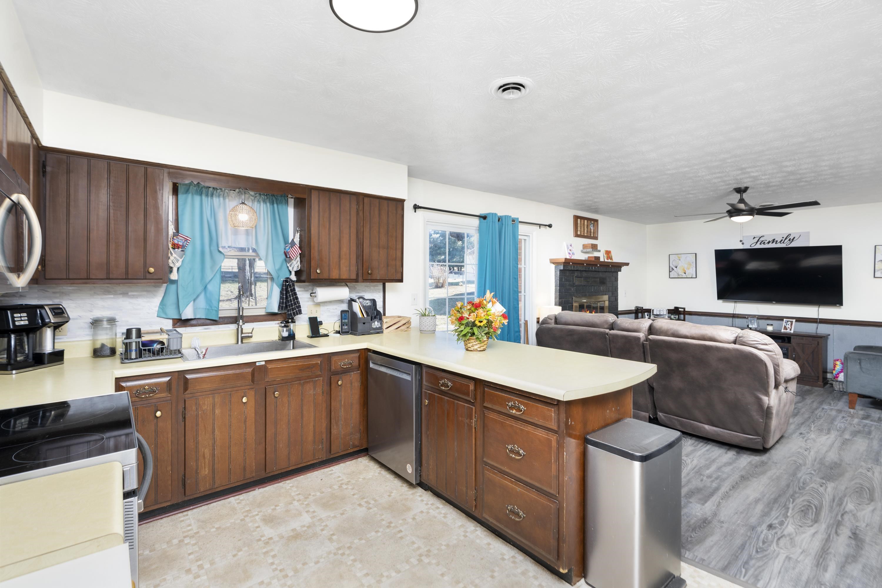 558 Galena Road Staunton, VA 24401 - Photo 8 of 24 Gallery Image 8